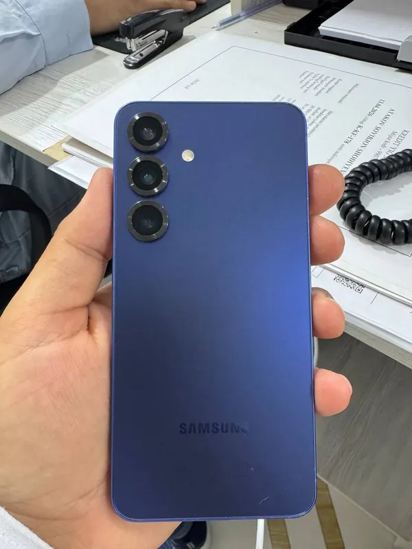 Samsung Galaxy S25 — фото 1