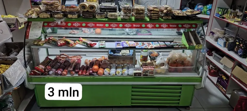 Vitrina haladelnikni sotiladi