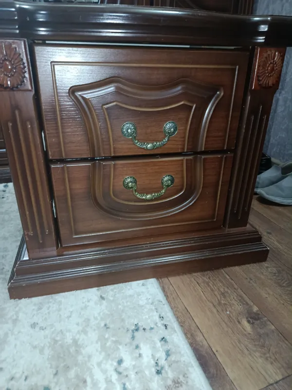Продаются шкаф и тумба 3 Продаются шкаф и тумба 3
