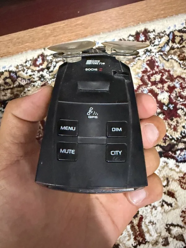 Silver store SochiZ anti radar sotiladi holati yaxshi. 1 Silver store SochiZ anti radar sotiladi holati yaxshi. 1