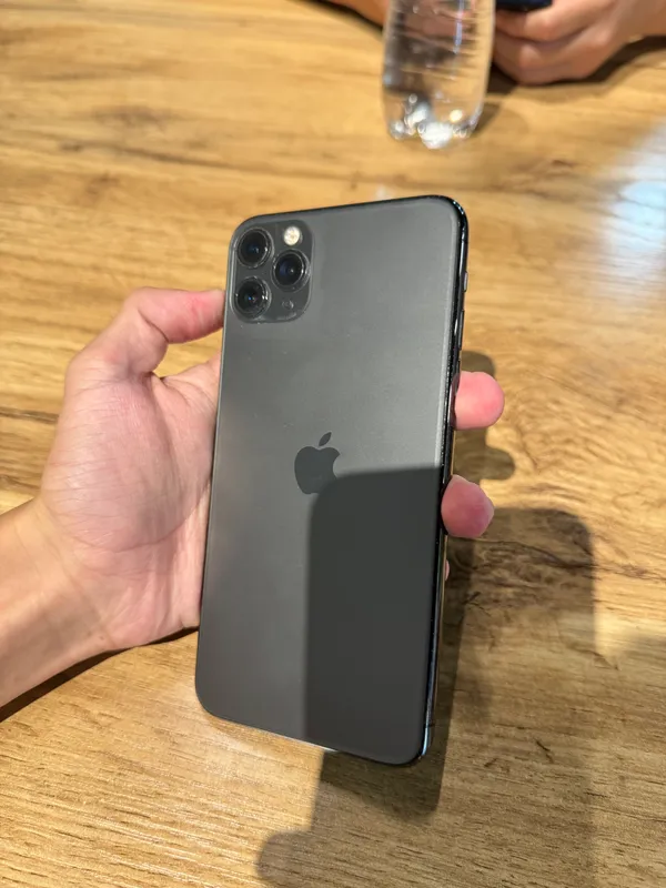 iPhone 11 Pro Max 1