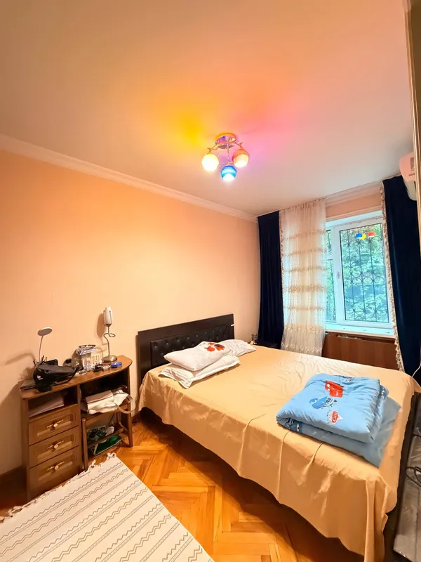 SHOSHILINCH ta’mirlangan shinam 4 xonali, TSUM, top lokatsiya 5