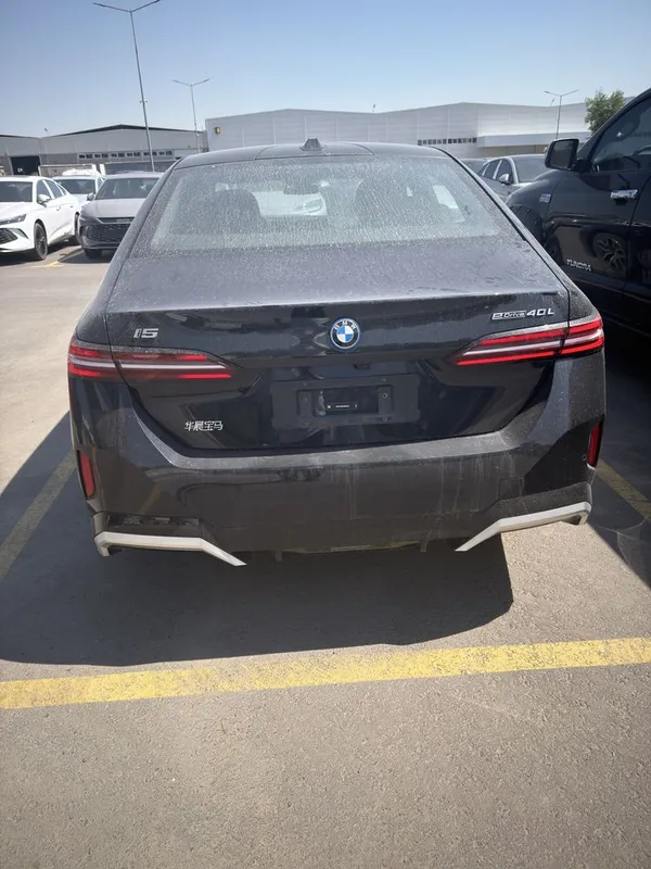 BMW i5 40L M-Sport 2025 yil full dop opsiya — фото 2