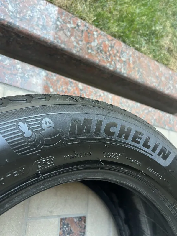 Donali michelin balon sotiladi 235/55/17 1 Donali michelin balon sotiladi 235/55/17 1
