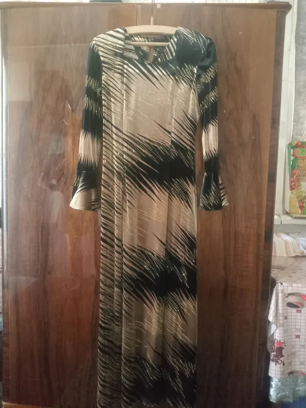 продам платья срочно 8