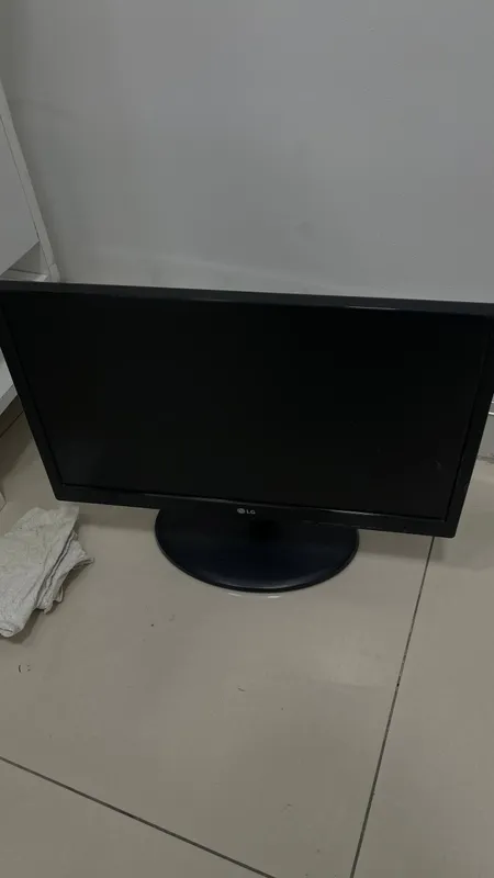 Монитор LG 19 дюймов с клавиатурой 3