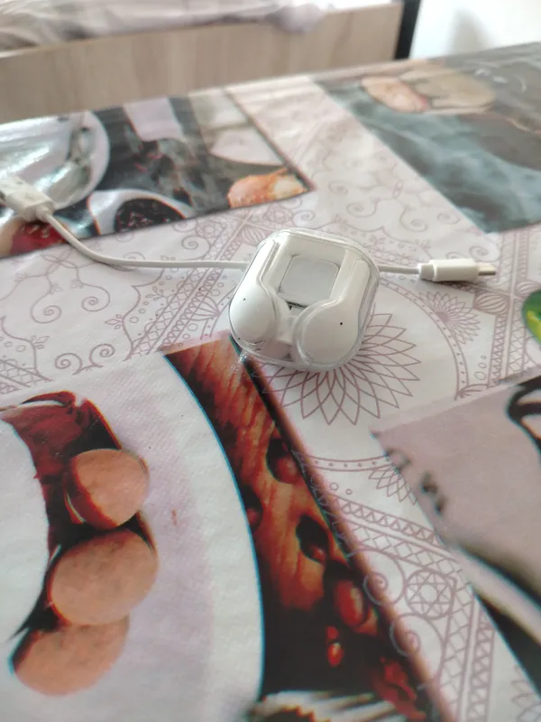 Bluetooth naushnik