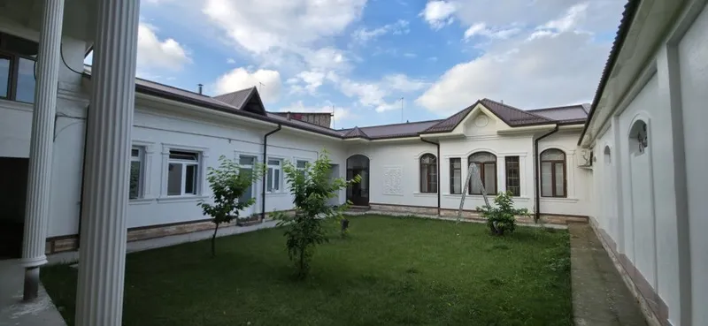 Уз ховлимми сотвомман, 7 сотих, 12 хона, 2 уйдан иборат. — фото 3
