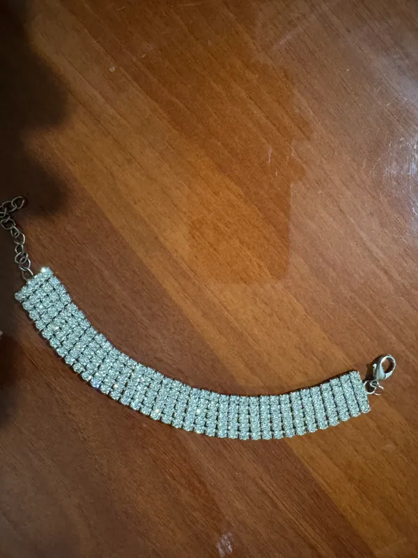 Braslet sotiladi 1