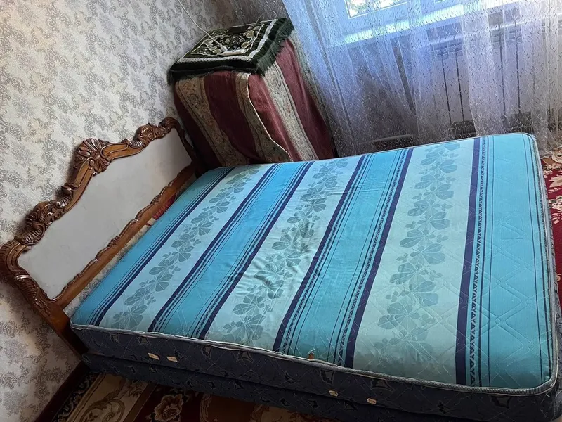 Срочно продается двухспальная кровать с матрасом. Состояние отличное. 2 Срочно продается двухспальная кровать с матрасом. Состояние отличное. 2