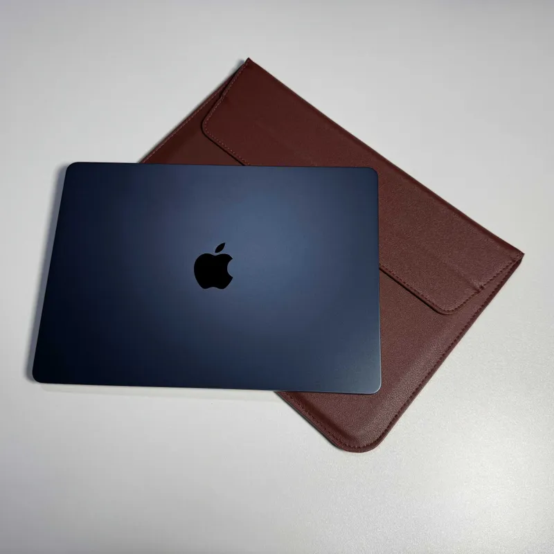 Продам кожаный чехол для MacBook в стиле конверта — фото 3