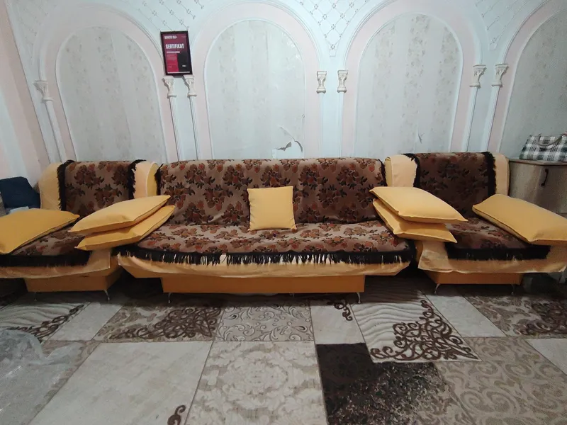диван с двумя креслами 1