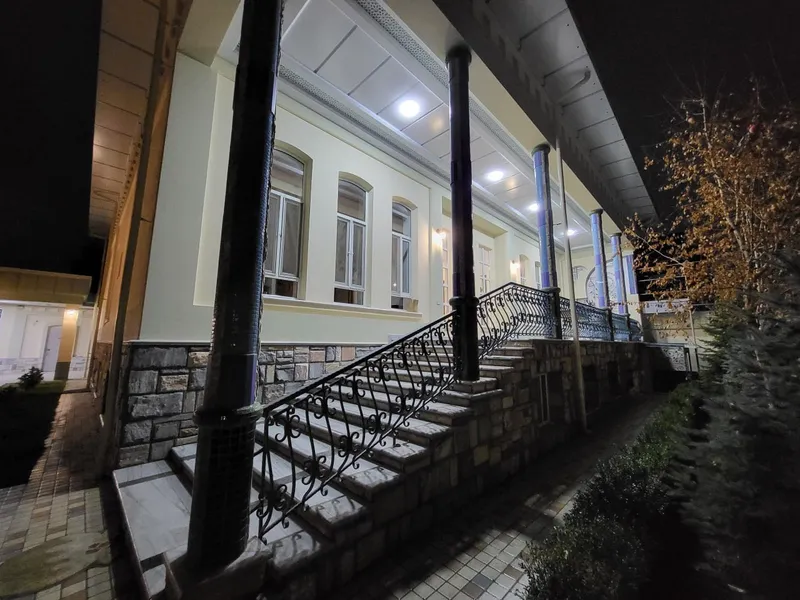 Срочно сдается 2 дома на участке в М-Улугбекском р 1 Срочно сдается 2 дома на участке в М-Улугбекском р 1