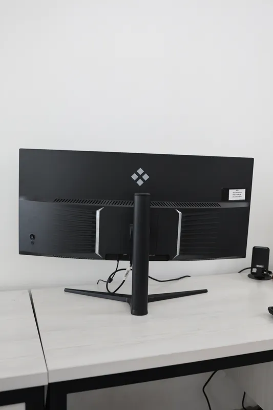 Pixel 34" Curved Gaming Monitor | WQHD (2560×1440) 4