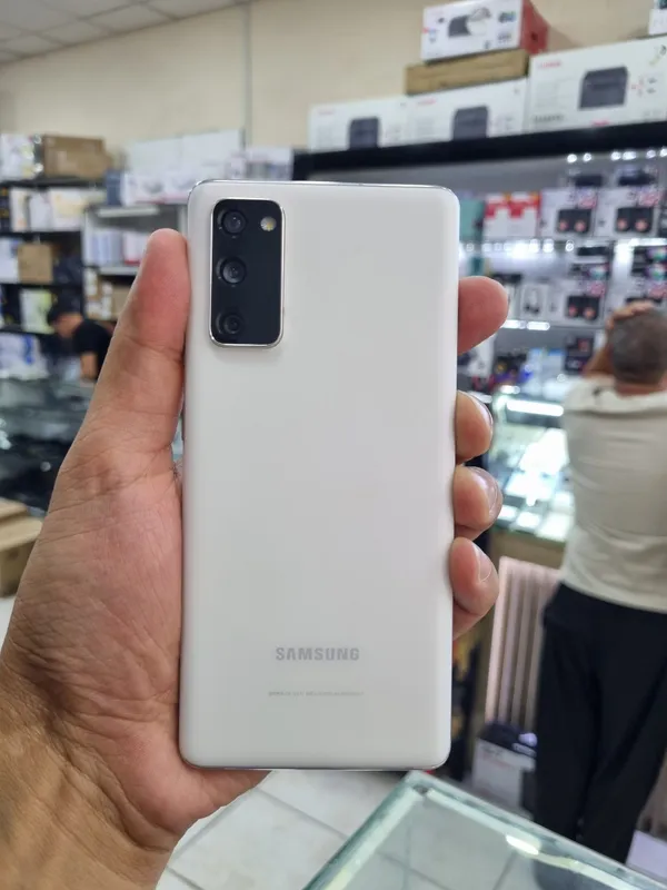 SAMSUNG S 20 FE 1 SAMSUNG S 20 FE 1