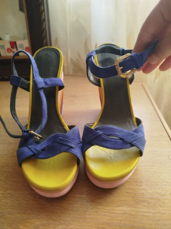 босоножки Stuart Weitzman Spain 2