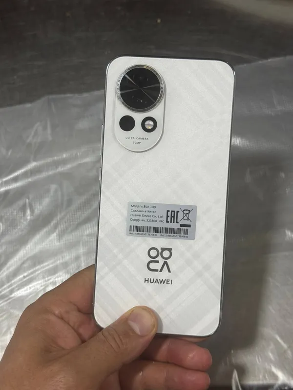 Huawei nova 13