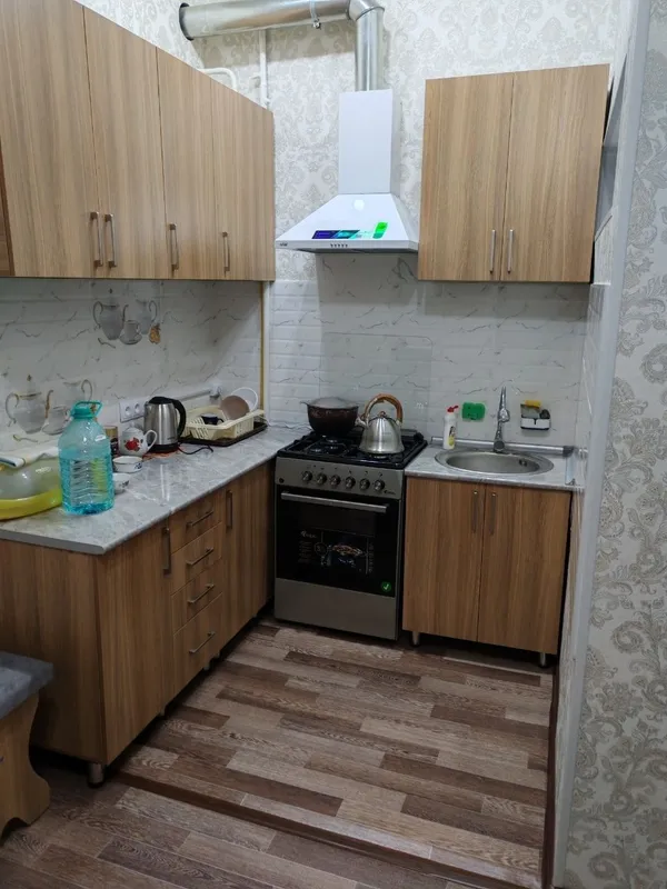 Сдаётся 2 х ком кв в Чирчике на питисотки 3 этаж с обстановкой 3