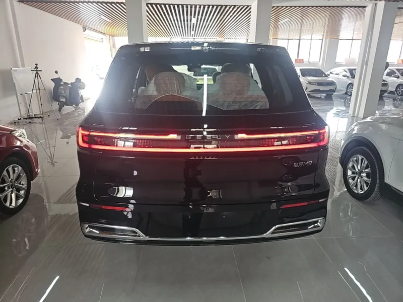 Geely Galaxy M9 2025, 2wd PHEV — фото 1