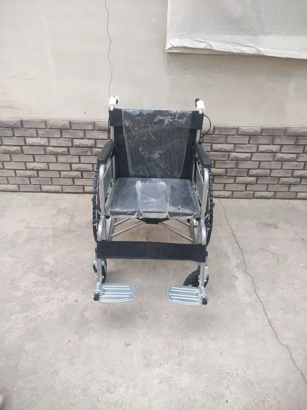 Nogironlar aravasi yangi