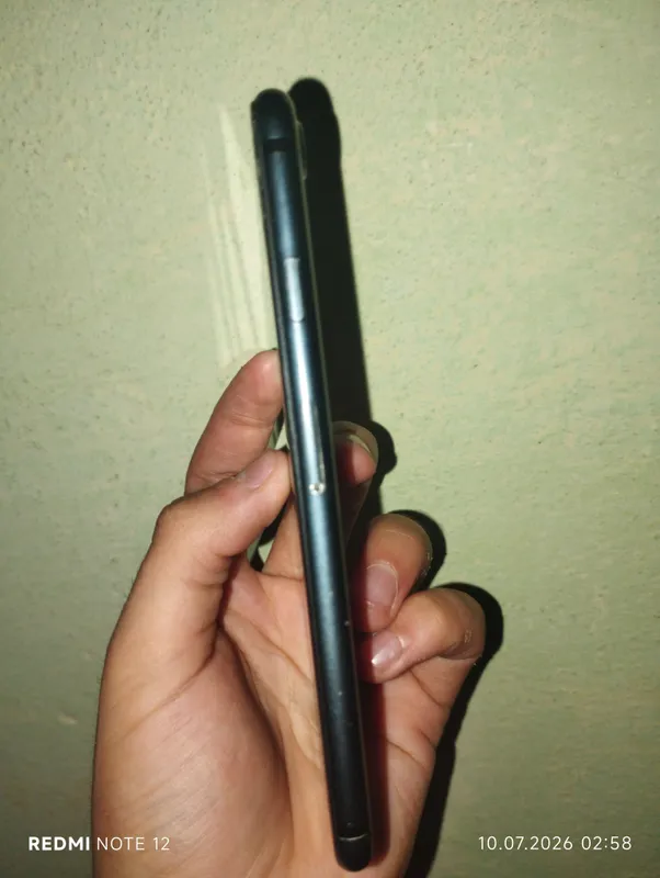iPhone 8 память 128GB цена 500 3