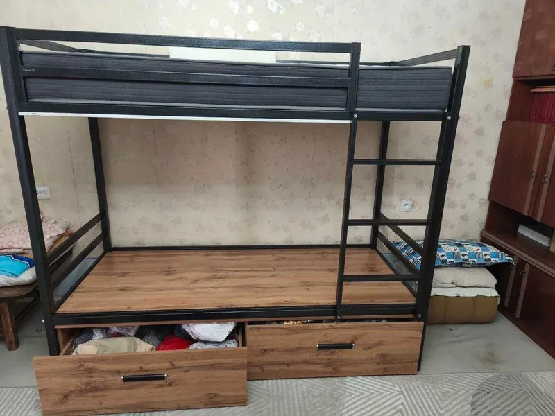 Продаётся двухъярусная кровать с орт.матрасами