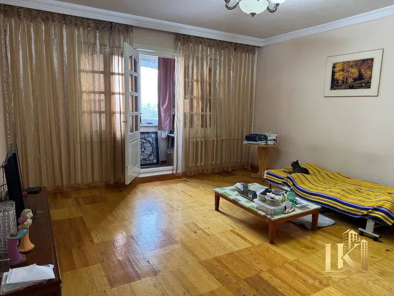 Продаётся просторная 4-комнатная квартира, 85 м²