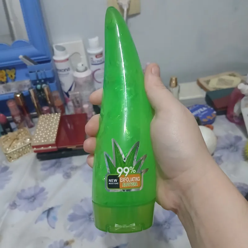 Продаётся гель Aloe vera для лица.