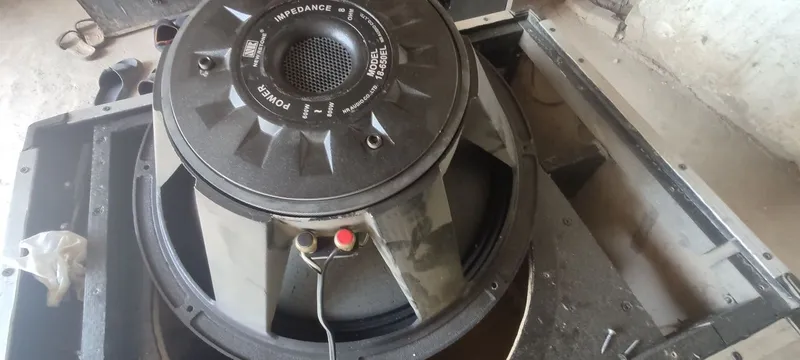 Колонка недорого, комплект Challenger 650х800 18 дюймов 2 Колонка недорого, комплект Challenger 650х800 18 дюймов 2