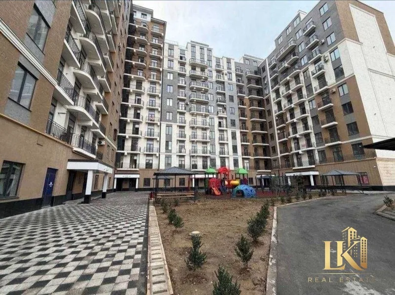 Продаётся 3-комнатная квартира в ЖК Aviasozlar Plaza (Яшнабадский район)