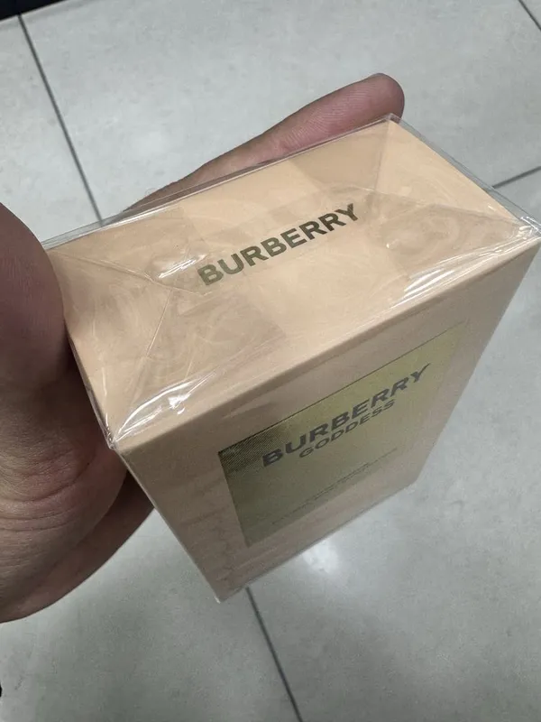 Burberry Goddess Eau de Parfum 5 Burberry Goddess Eau de Parfum 5