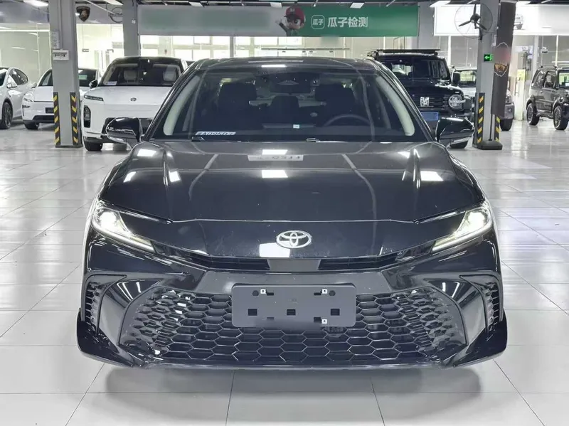 Toyota Camry Model Dual-Engine 2.0HSE Sport Lite Edition