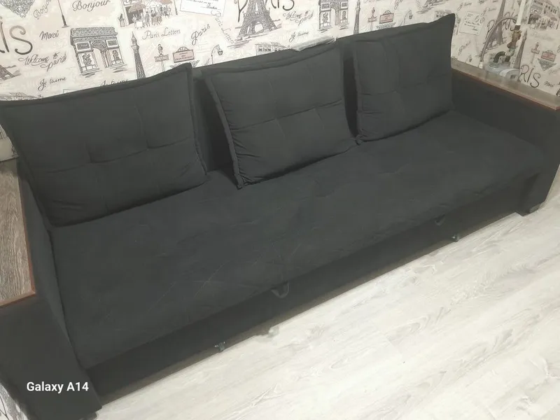 Продаётся диван в идеальном состоянии .
