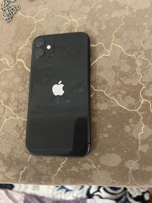 iPhone 11 память 64GB, ёмкость 72, состояние идеальное 1