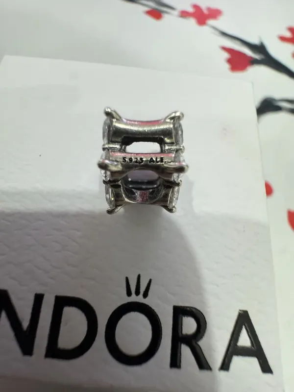 Оригинальный серебряный шарм Pandora «Цветок» (Ювелирное серебро 925) — фото 2 Оригинальный серебряный шарм Pandora «Цветок» (Ювелирное серебро 925) — фото 2