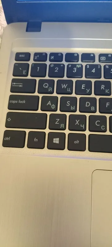 Noutbuk Asus Windows 10 — фото 2
