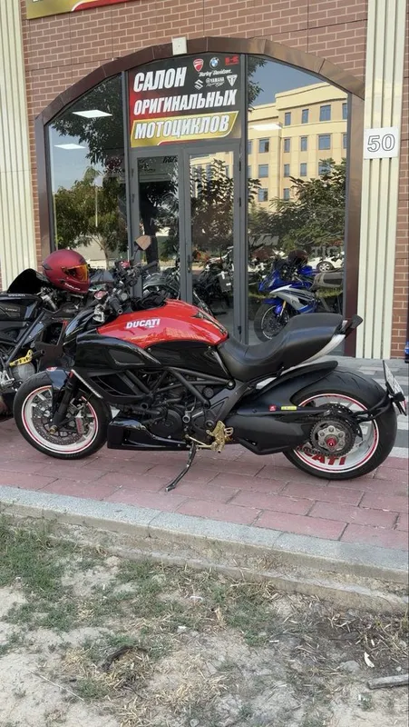 Мотоцикл Ducati Diavel 3 Мотоцикл Ducati Diavel 3