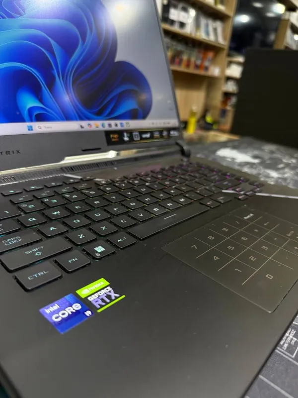 Asus ROG Strix 6