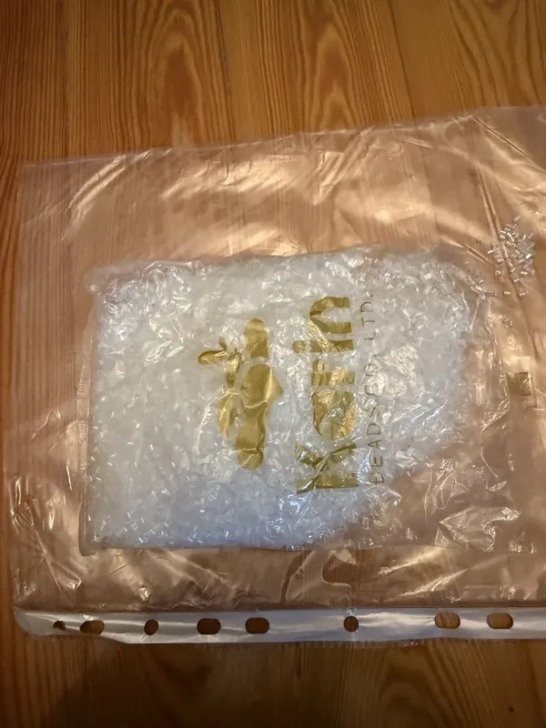 Продам бисер и стеклярус разные 6