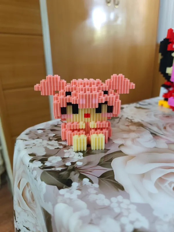 Yig‘ilgan Lego o‘yinchoqlari. Narx bittasi uchun 2 Yig‘ilgan Lego o‘yinchoqlari. Narx bittasi uchun 2