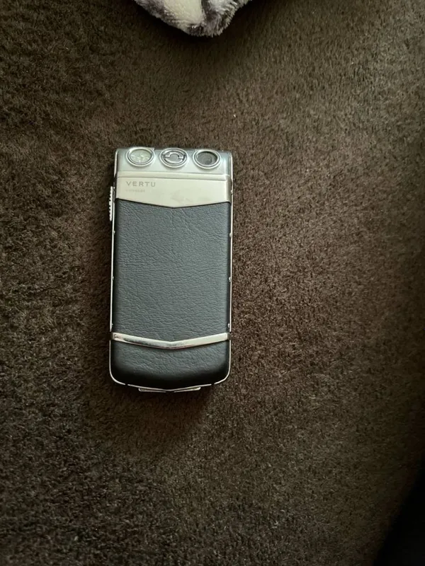 Vertu Ayxta, состояние отлично, все работает, дейектов нету 2 Vertu Ayxta, состояние отлично, все работает, дейектов нету 2