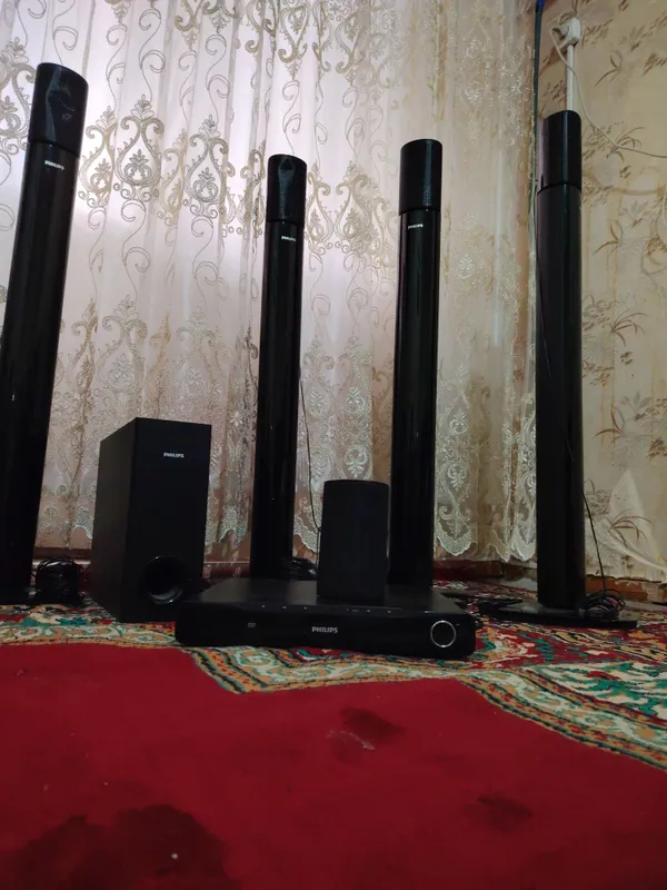 Продаю Акустические колонки Philips кинотеатр,в идеальном состоянии . Продаю Акустические колонки Philips кинотеатр,в идеальном состоянии .