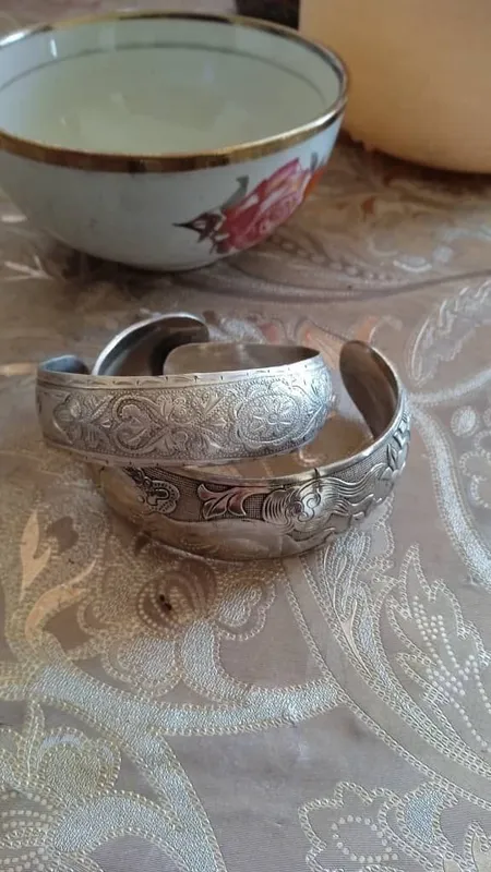 1890 yillarga oid xitoyda ishlab chiqarilgan kumush bilakuzuz