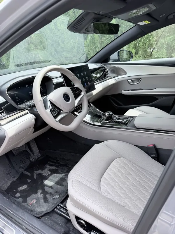 BYD HAN 701 EV, с пробегом 2 BYD HAN 701 EV, с пробегом 2