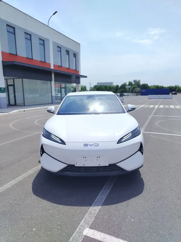 Byd E7 2025 yil 520km zapas xod