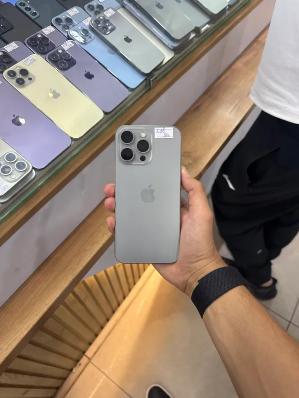 Iphone 15 Pro max 1