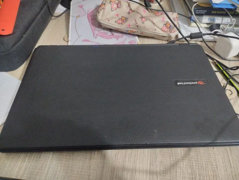 Nootbook sotiladi