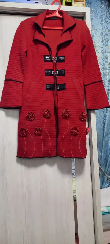 женскый пальто продаётся