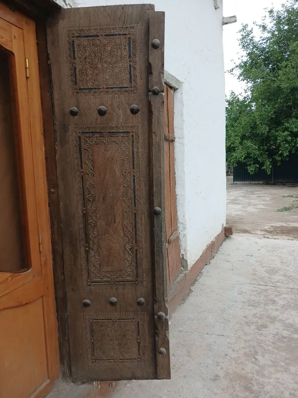 Qadimiy eshik 17-18 asr