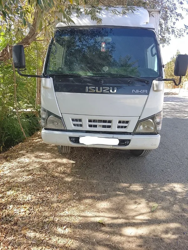 Isuzu 2.5 tonna 4 Isuzu 2.5 tonna 4